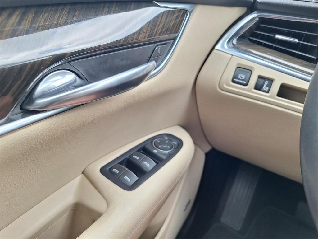used 2019 Cadillac XT5 car, priced at $23,291