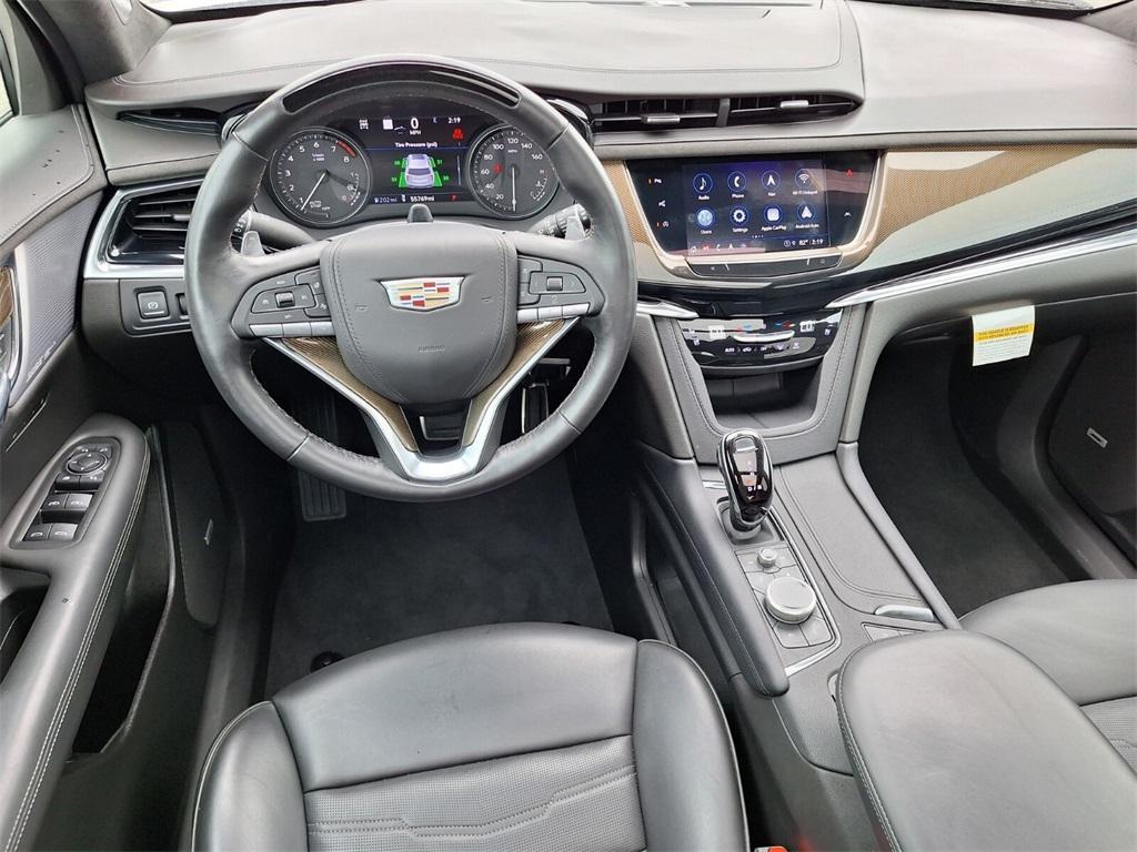 used 2022 Cadillac XT6 car, priced at $38,489