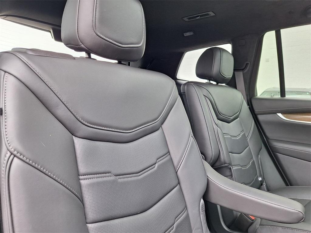 used 2022 Cadillac XT6 car, priced at $38,489