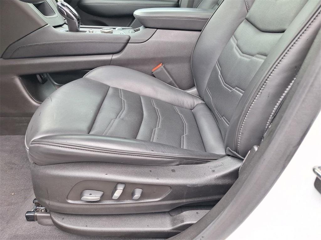 used 2022 Cadillac XT6 car, priced at $38,489
