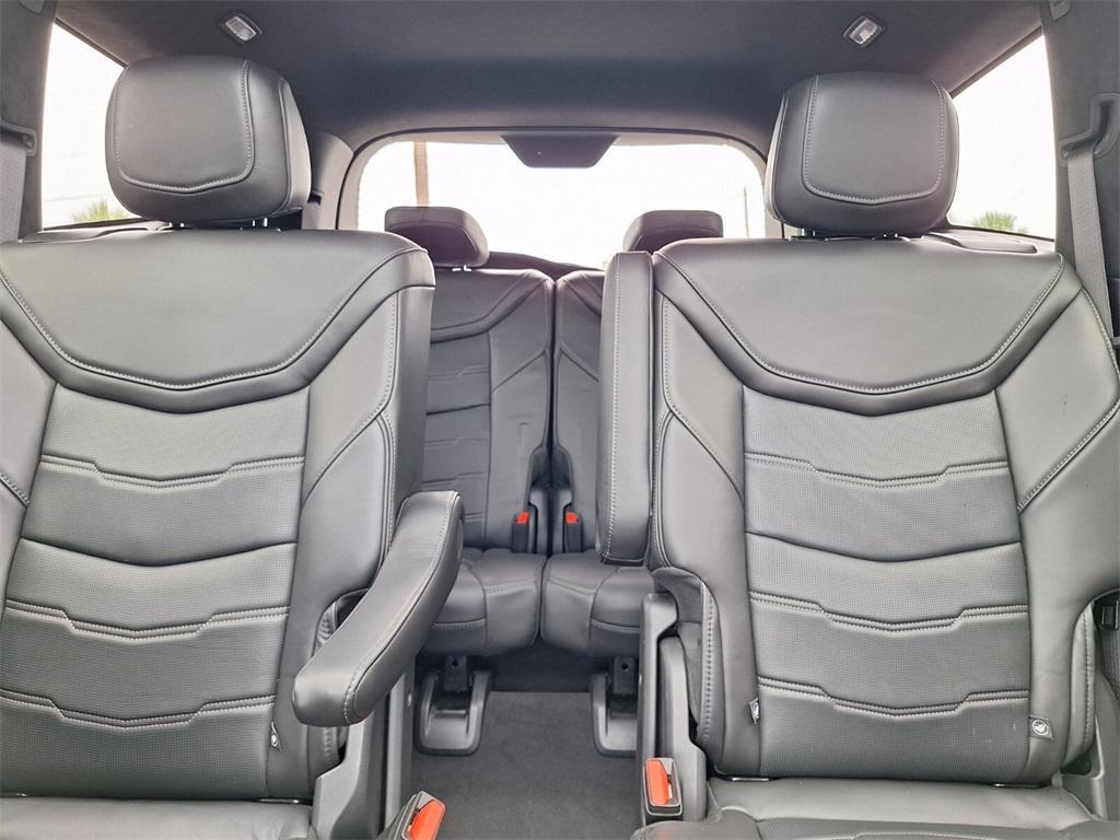 used 2022 Cadillac XT6 car, priced at $38,489