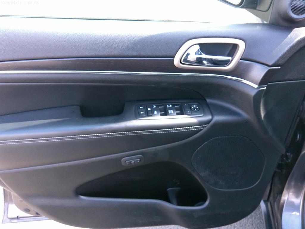 used 2014 Jeep Grand Cherokee car, priced at $11,900