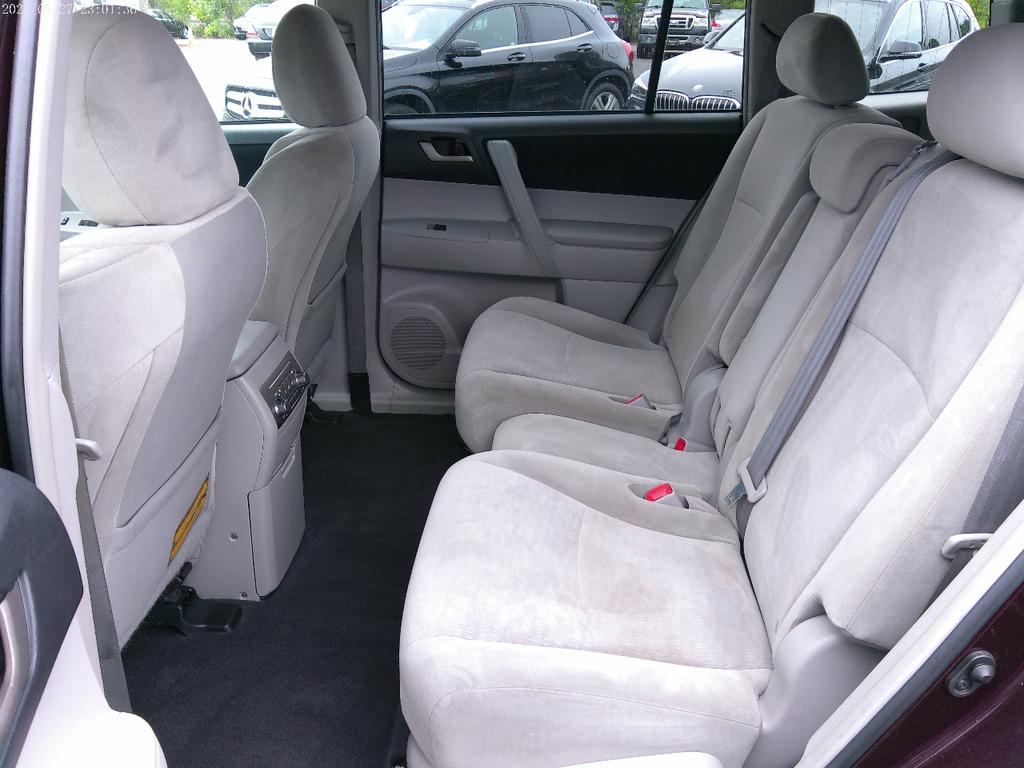 used 2011 Toyota Highlander car, priced at $8,900