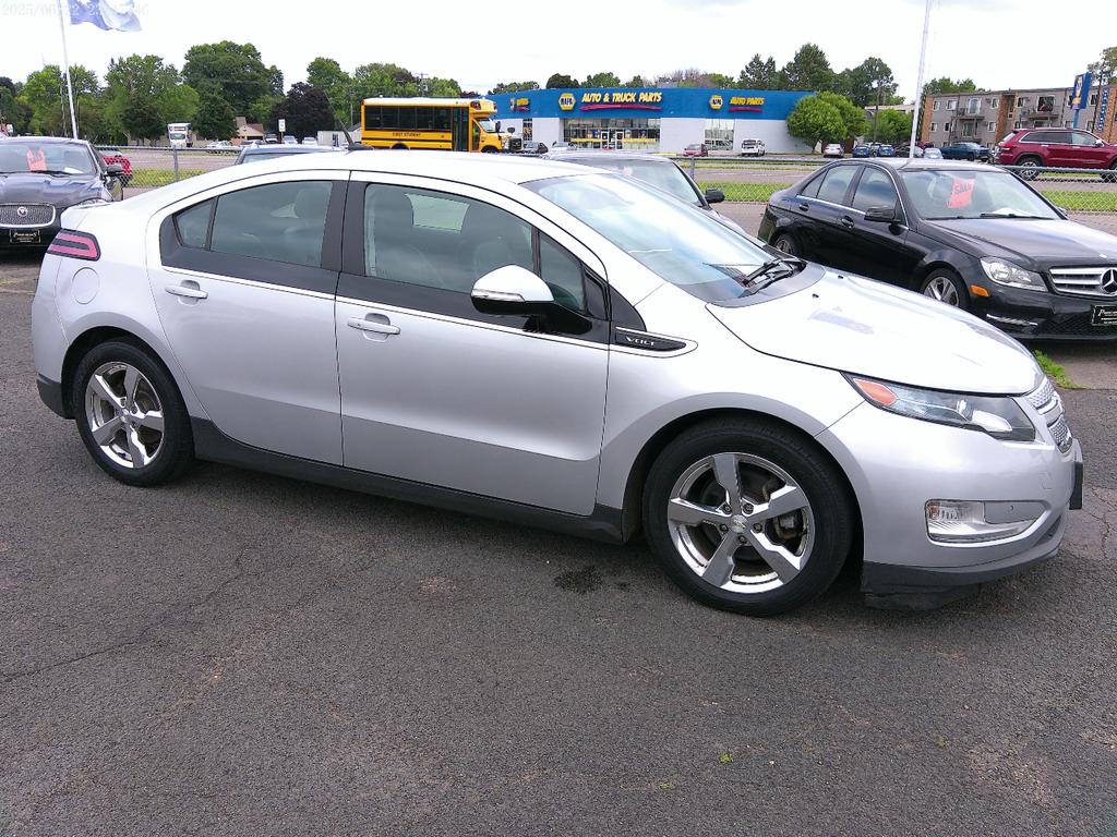used 2014 Chevrolet Volt car, priced at $5,900