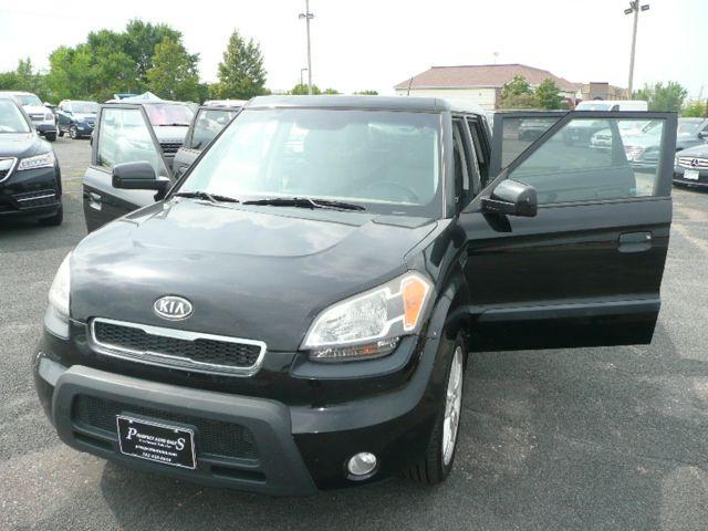 used 2010 Kia Soul car, priced at $5,500