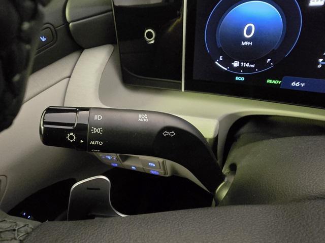 new 2025 Hyundai TUCSON Hybrid car, priced at $42,040