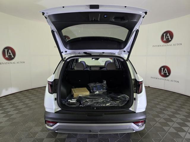 new 2025 Hyundai TUCSON Hybrid car, priced at $35,854