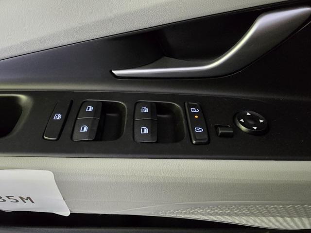 new 2025 Hyundai Elantra car, priced at $27,256