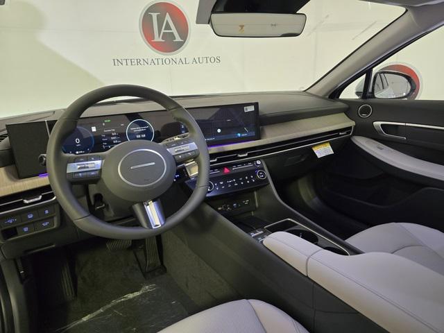 new 2025 Hyundai Sonata Hybrid car, priced at $37,990