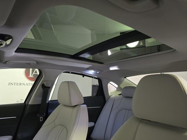 new 2025 Hyundai Sonata Hybrid car, priced at $37,990