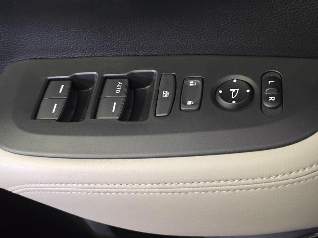 used 2025 Honda HR-V car, priced at $23,559