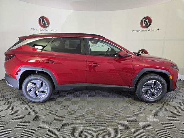 new 2025 Hyundai TUCSON Hybrid car, priced at $34,180