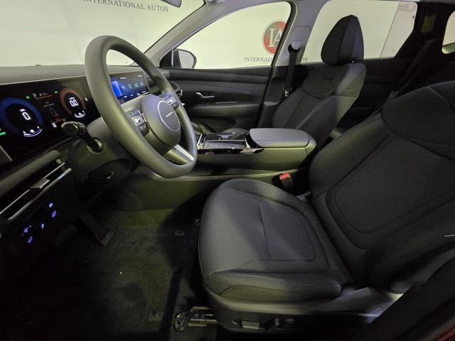 new 2025 Hyundai TUCSON Hybrid car, priced at $34,180