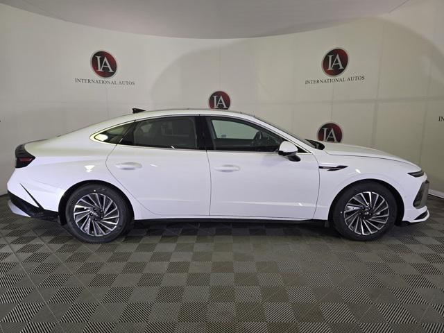 new 2025 Hyundai Sonata Hybrid car, priced at $38,090