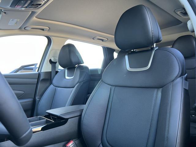 new 2026 Hyundai TUCSON Hybrid car, priced at $41,425