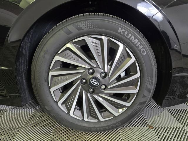 used 2024 Hyundai Sonata Hybrid car, priced at $33,455