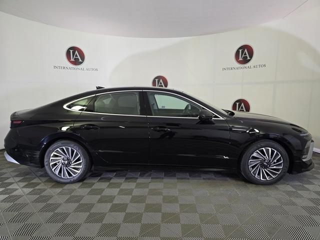 used 2024 Hyundai Sonata Hybrid car, priced at $33,455