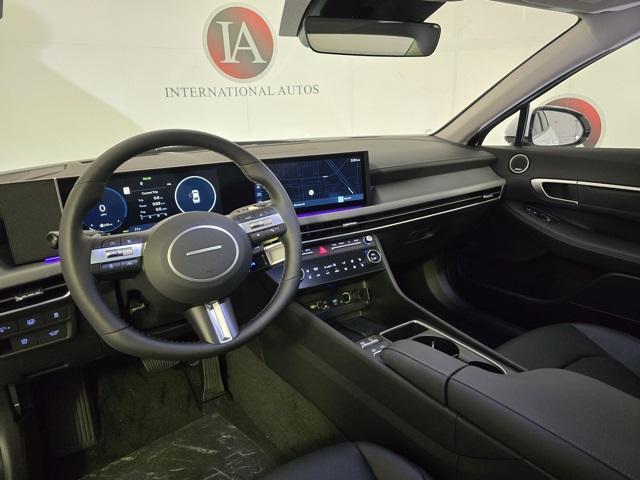 new 2025 Hyundai Sonata Hybrid car, priced at $39,128