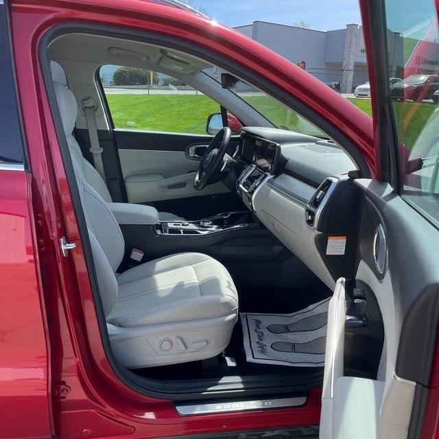 used 2022 Kia Sorento Plug-In Hybrid car, priced at $33,881