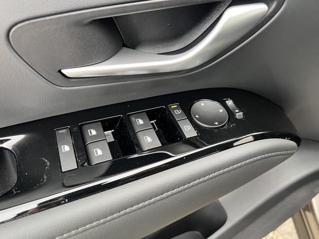 new 2026 Hyundai TUCSON Hybrid car, priced at $41,760