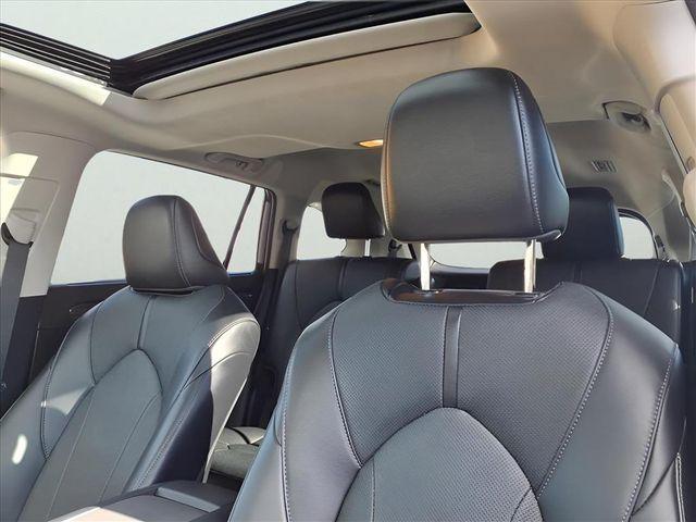 used 2023 Toyota Highlander car, priced at $40,500