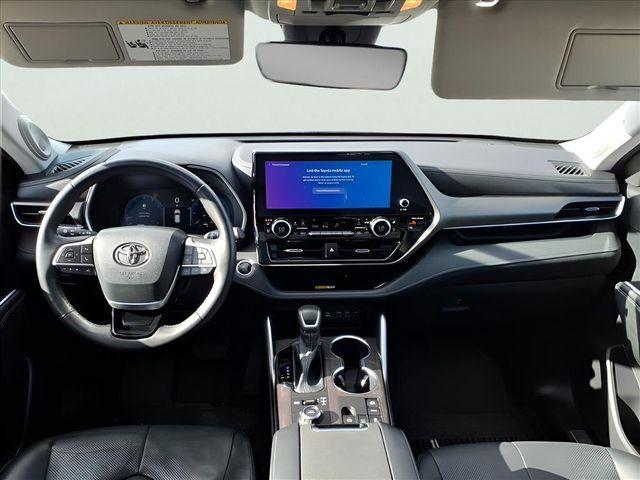 used 2023 Toyota Highlander car, priced at $40,500