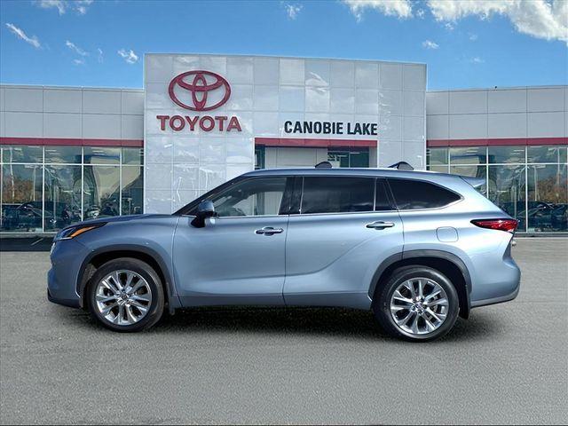 used 2023 Toyota Highlander car, priced at $40,500
