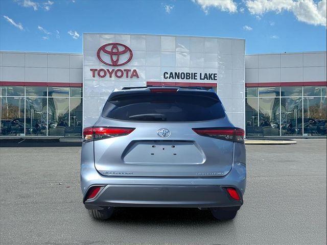 used 2023 Toyota Highlander car, priced at $40,500