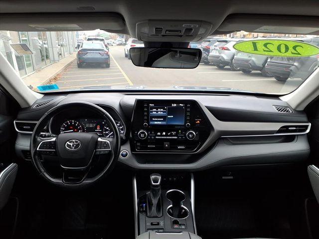used 2021 Toyota Highlander car, priced at $33,500