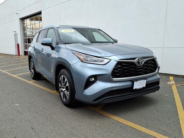 used 2021 Toyota Highlander car, priced at $33,500