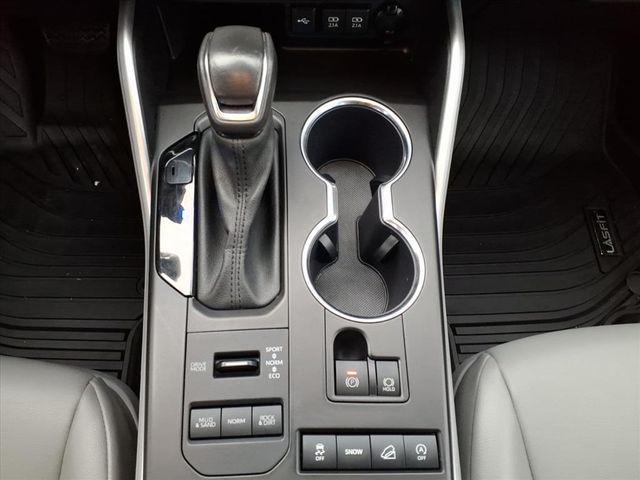 used 2021 Toyota Highlander car, priced at $33,500