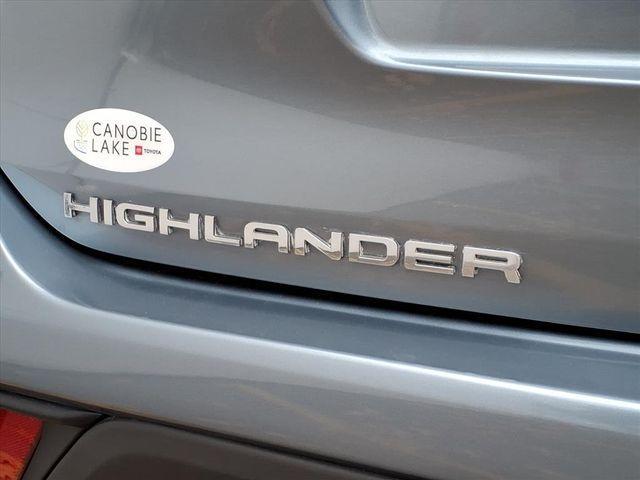 used 2021 Toyota Highlander car, priced at $33,500