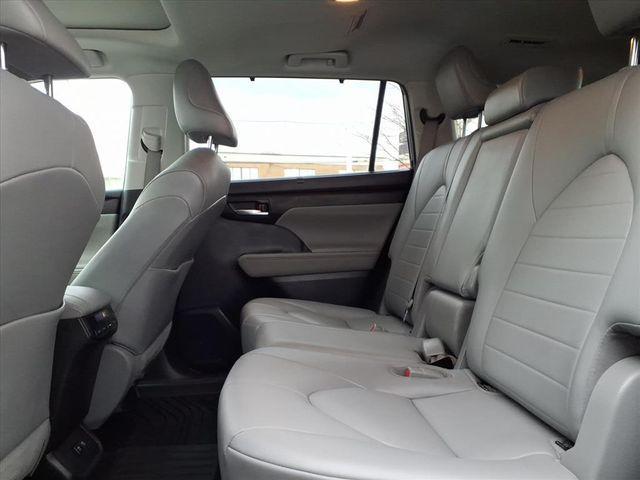 used 2021 Toyota Highlander car, priced at $33,500