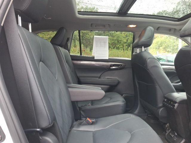 used 2025 Toyota Highlander car, priced at $51,500