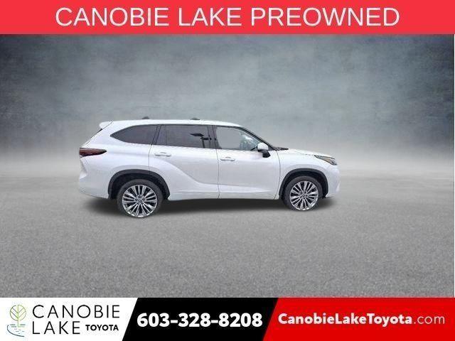 used 2025 Toyota Highlander car, priced at $51,500