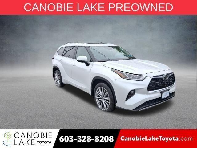 used 2025 Toyota Highlander car, priced at $51,500