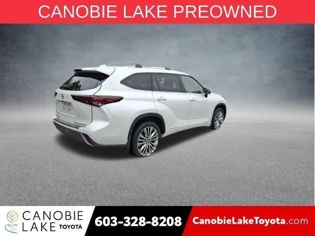 used 2025 Toyota Highlander car, priced at $51,500