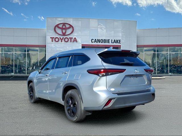 used 2021 Toyota Highlander car, priced at $26,898