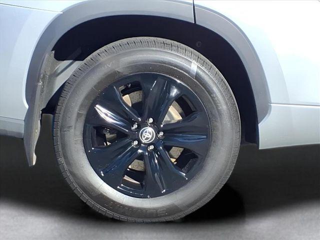 used 2021 Toyota Highlander car, priced at $26,898