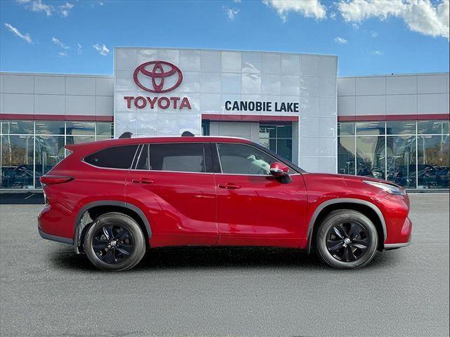 used 2022 Toyota Highlander car, priced at $30,000
