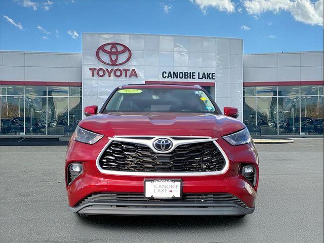 used 2022 Toyota Highlander car, priced at $30,000