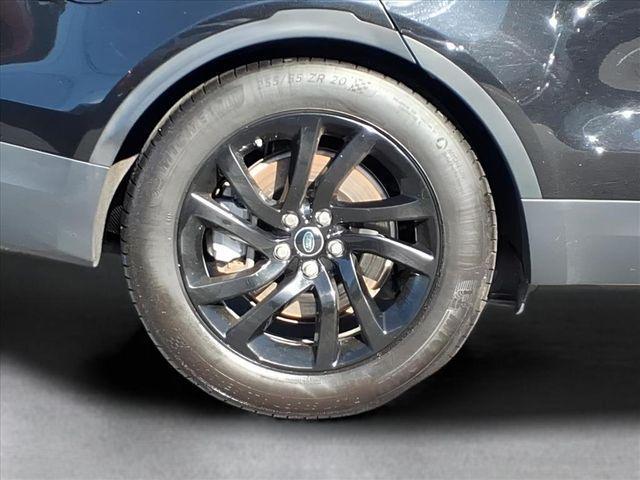 used 2018 Land Rover Discovery car, priced at $17,500