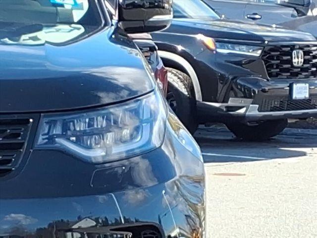 used 2018 Land Rover Discovery car, priced at $17,500