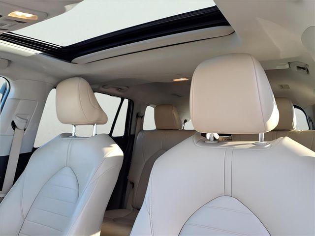 used 2022 Toyota Highlander car, priced at $28,500