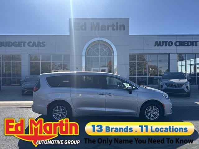 used 2023 Chrysler Pacifica car, priced at $20,884