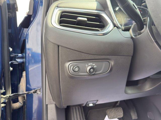 used 2023 Chevrolet Equinox car, priced at $21,994