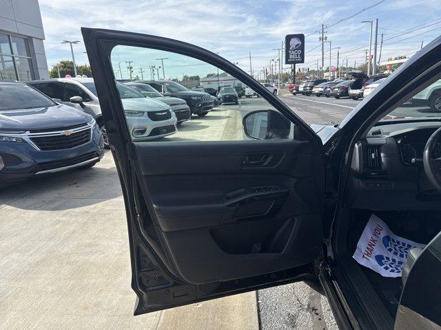 used 2024 Nissan Pathfinder car, priced at $27,999