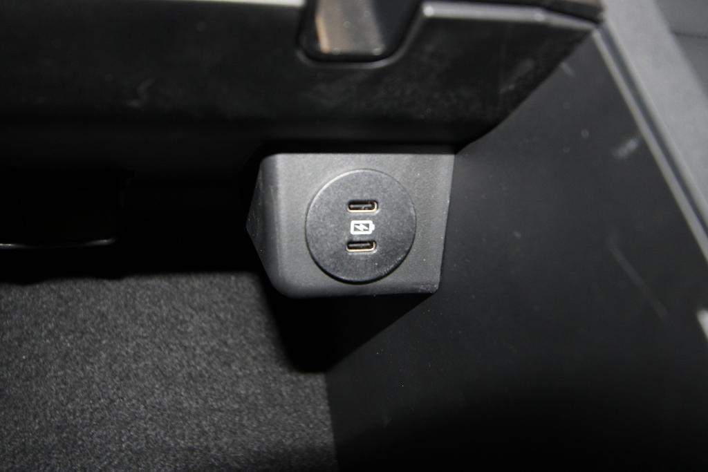 new 2025 Ford Explorer car, priced at $48,880
