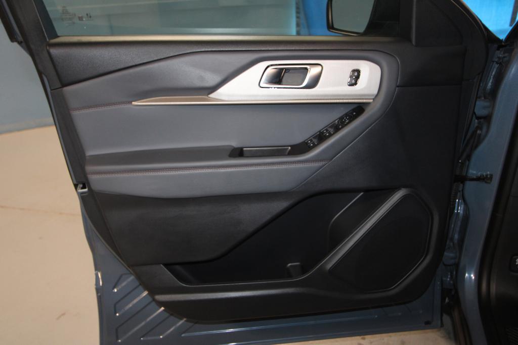 new 2025 Ford Explorer car, priced at $48,880