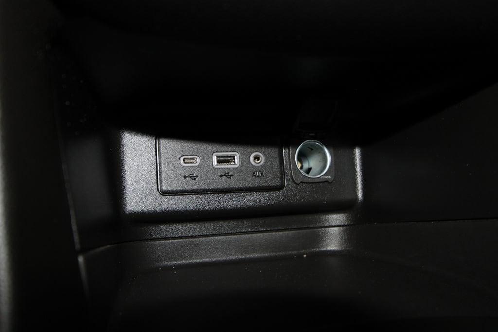 used 2022 Chevrolet Equinox car, priced at $31,899